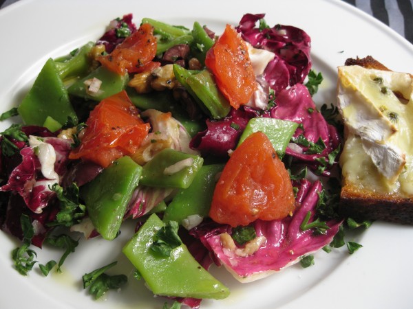 Bohnensalat mit Radicchio, Walnüssen und Oliven