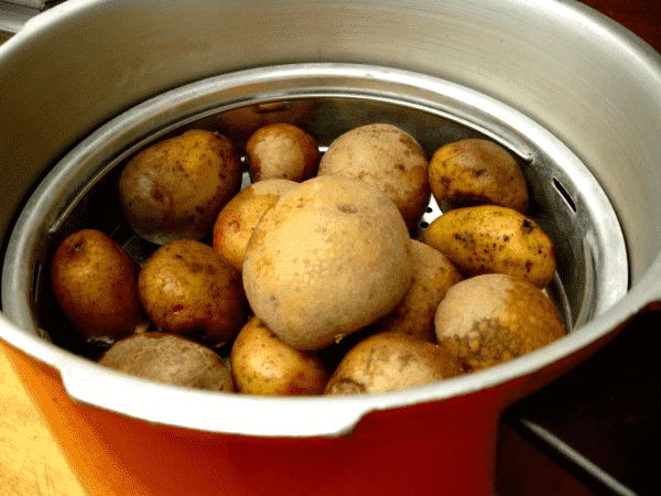 Kartoffeln garen