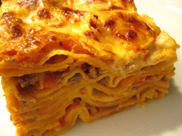 Lasagne mit Bechamel und Bolognese